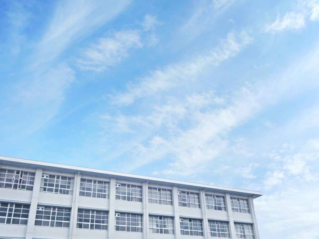 藤島ジュリー景子の娘の学校は?