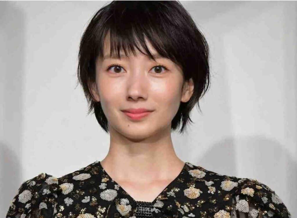 波瑠が芸名を使う理由は？